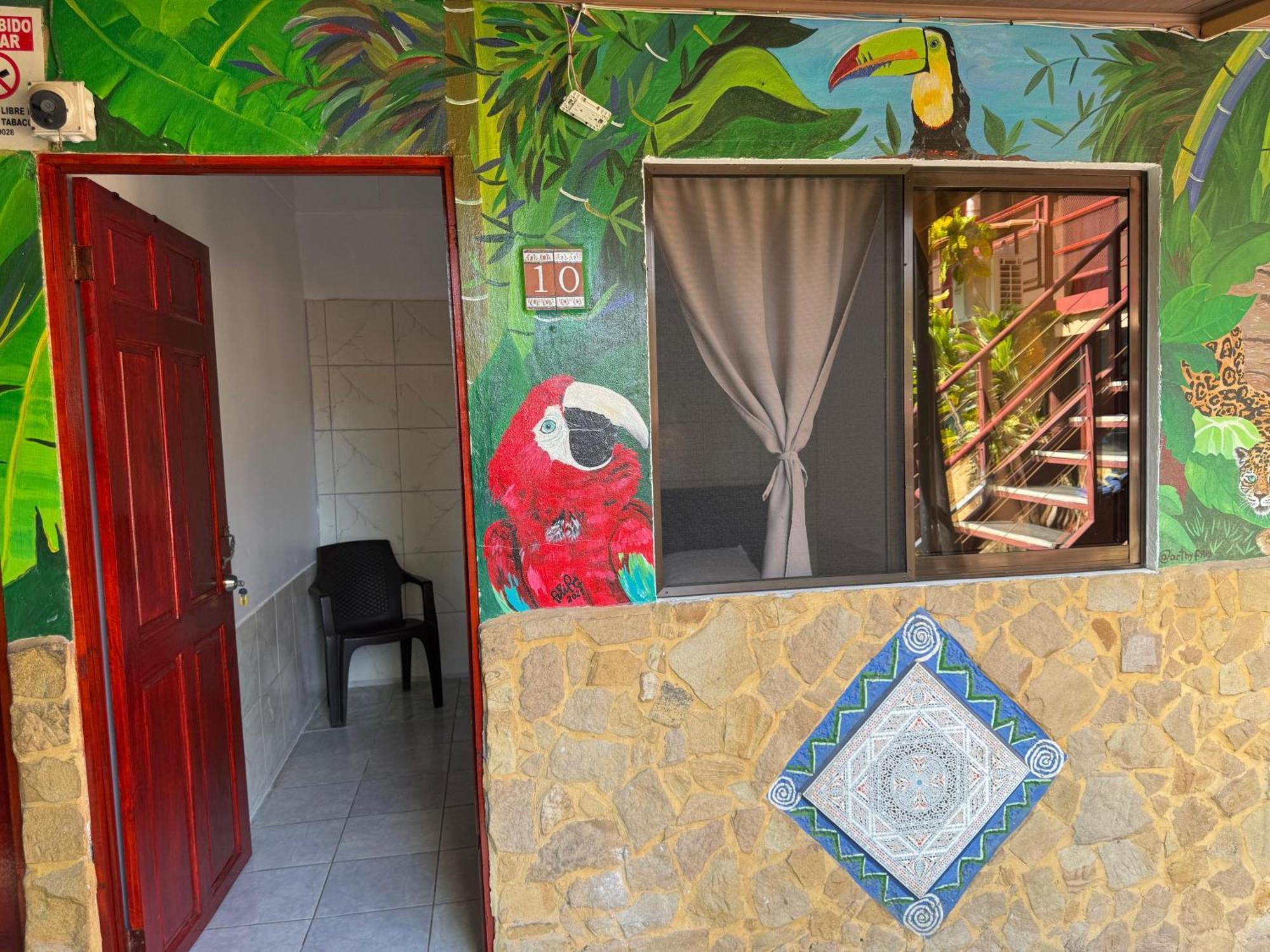 Costa Linda Art Hostel 마누엘안토니오 외부 사진